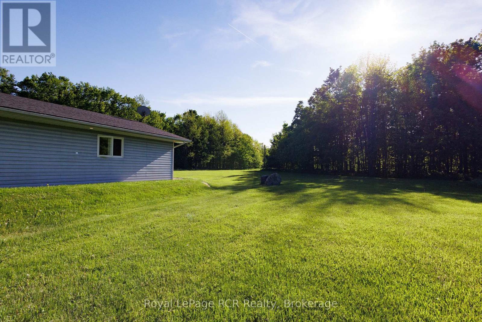 












310420 KEMBLE ROCK ROAD

,
Georgian Bluffs,




Ontario
N0H2T0

