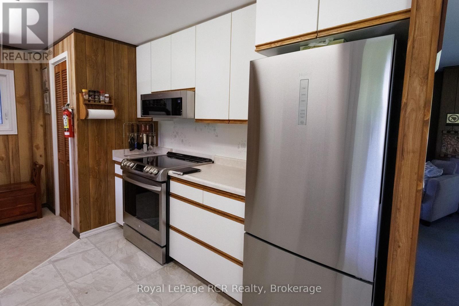 












310420 KEMBLE ROCK ROAD

,
Georgian Bluffs,




Ontario
N0H2T0

