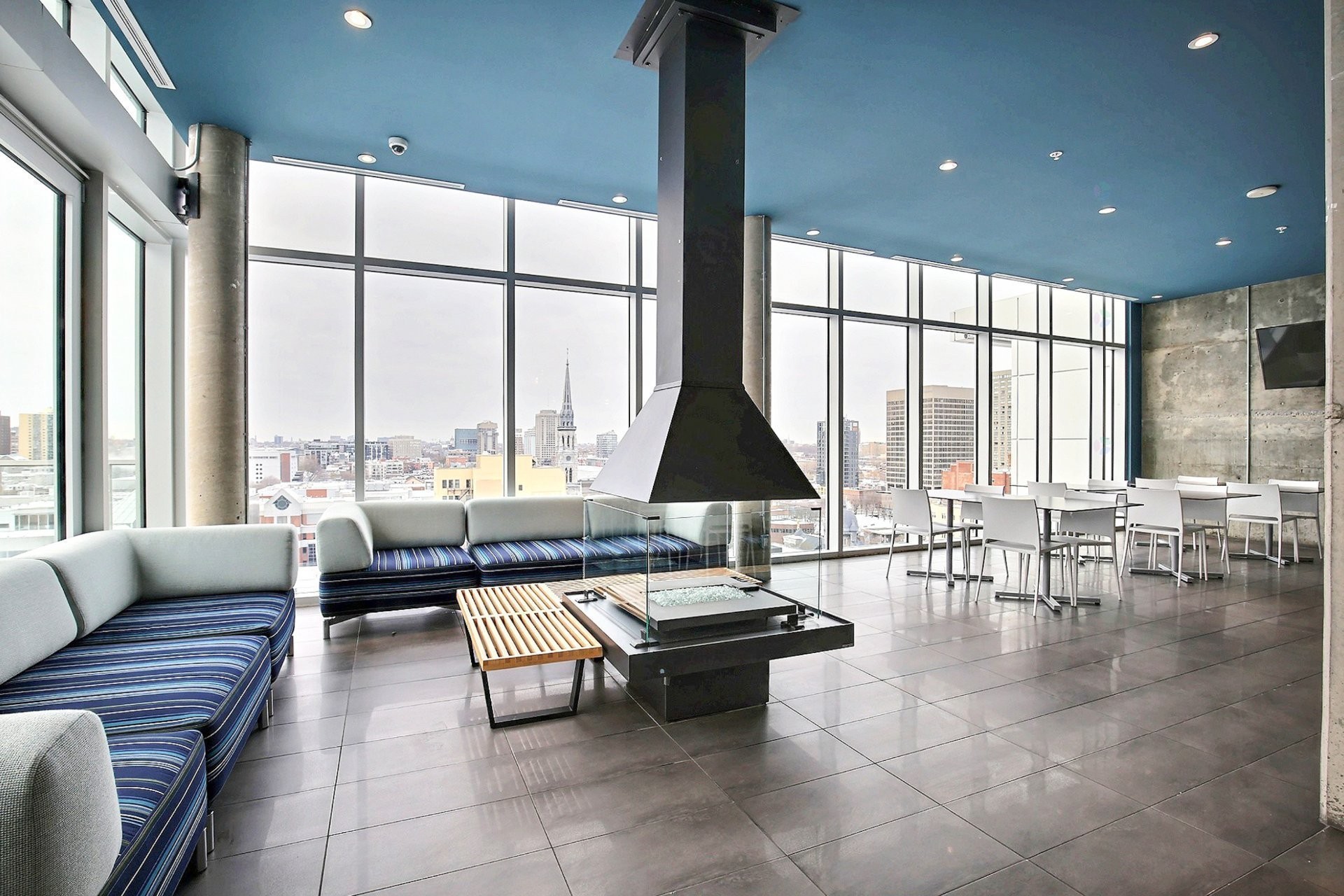 









1150


Rue St-Denis

, 1110,
Montréal (Ville-Marie),




QC
H2X0B3

