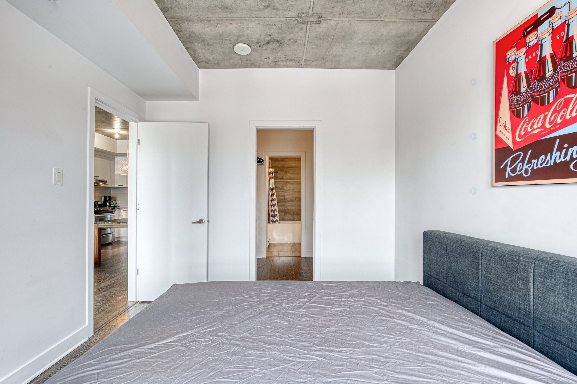 









1150


Rue St-Denis

, 1110,
Montréal (Ville-Marie),




QC
H2X0B3

