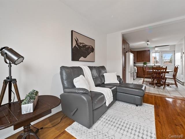 









2558


Rue De Cadillac

,
Montréal (Mercier/Hochelaga-Maisonneuve),




QC
H1N2V3

