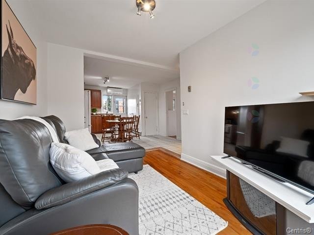 









2558


Rue De Cadillac

,
Montréal (Mercier/Hochelaga-Maisonneuve),




QC
H1N2V3

