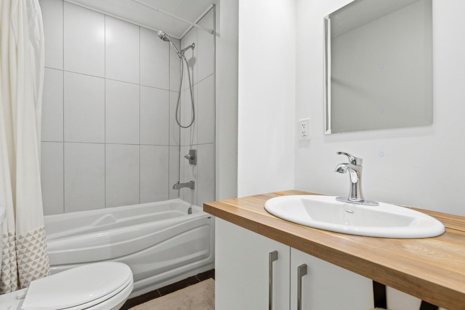 









1823


Rue De Villiers

,
Montréal (Le Sud-Ouest),




QC
H4E1K9


