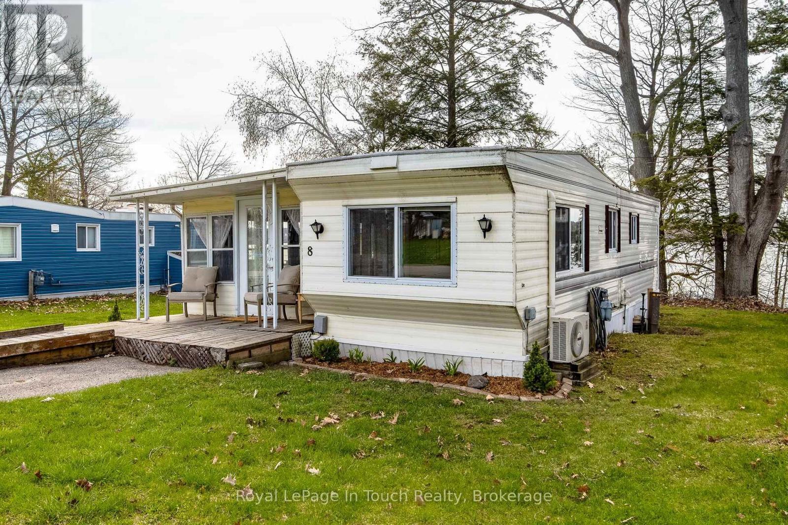 












8 LAKESHORE ROAD

,
Midland,




Ontario
L4R0B9

