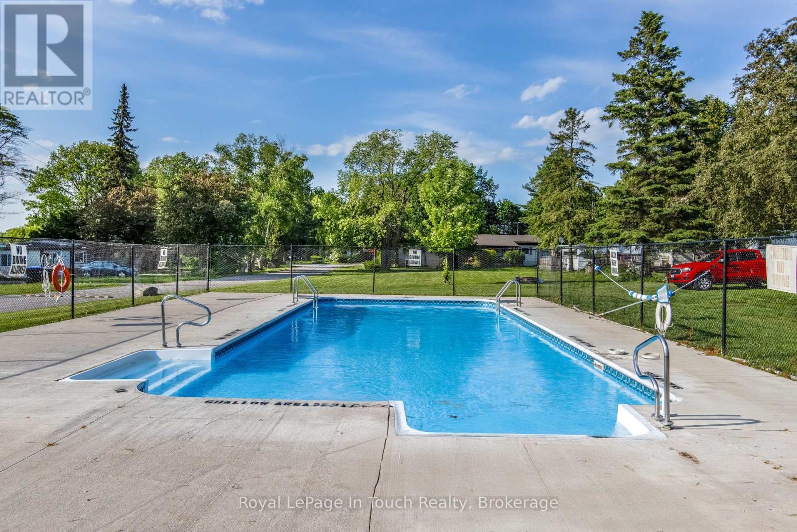 












8 LAKESHORE ROAD

,
Midland,




Ontario
L4R0B9

