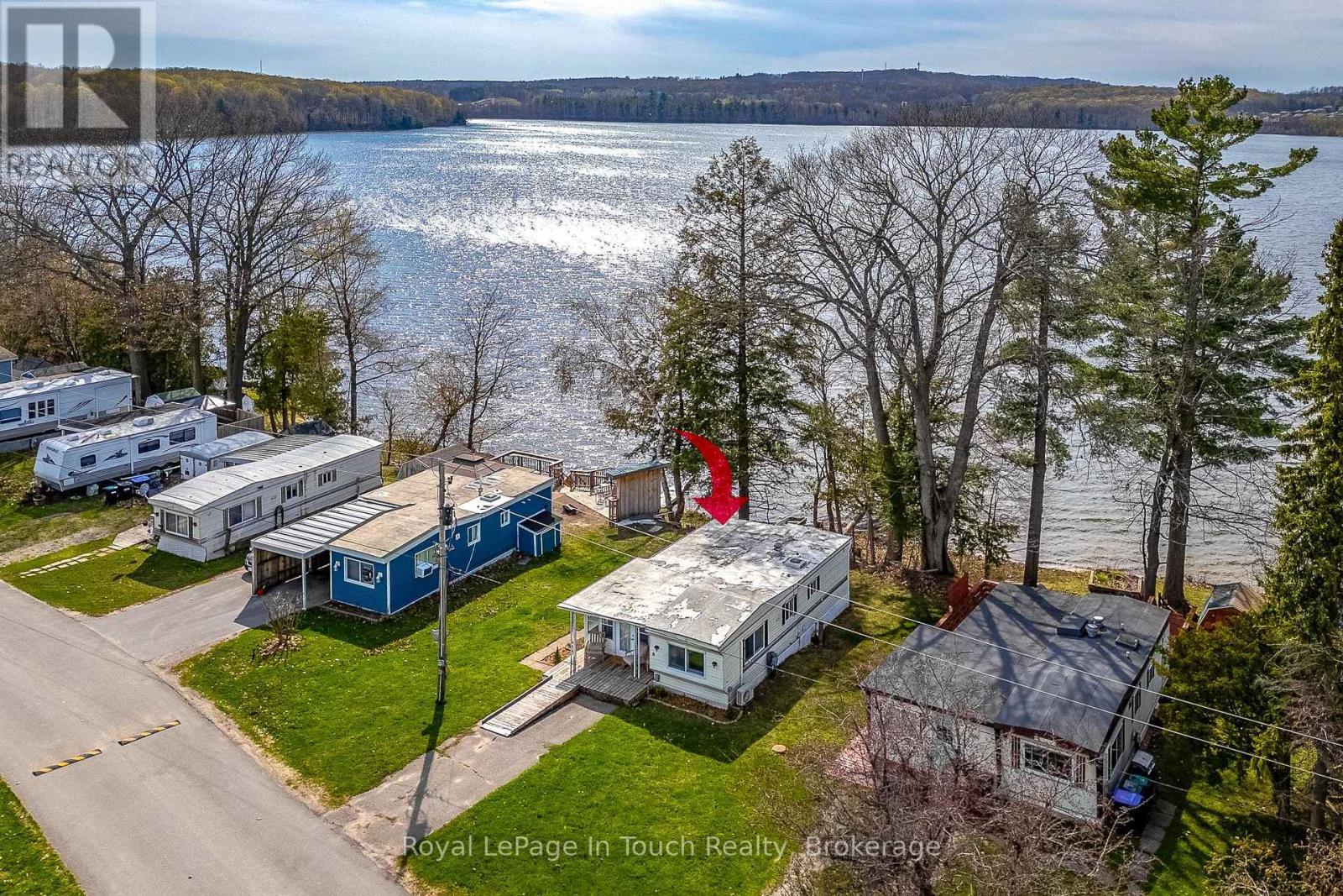 












8 LAKESHORE ROAD

,
Midland,




Ontario
L4R0B9

