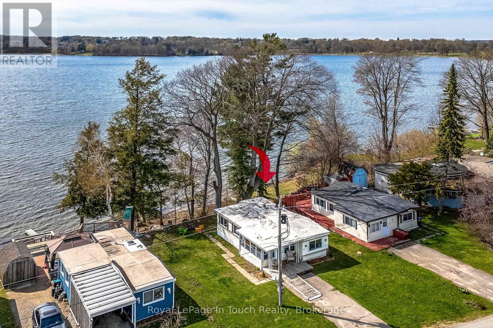 












8 LAKESHORE ROAD

,
Midland,




Ontario
L4R0B9


