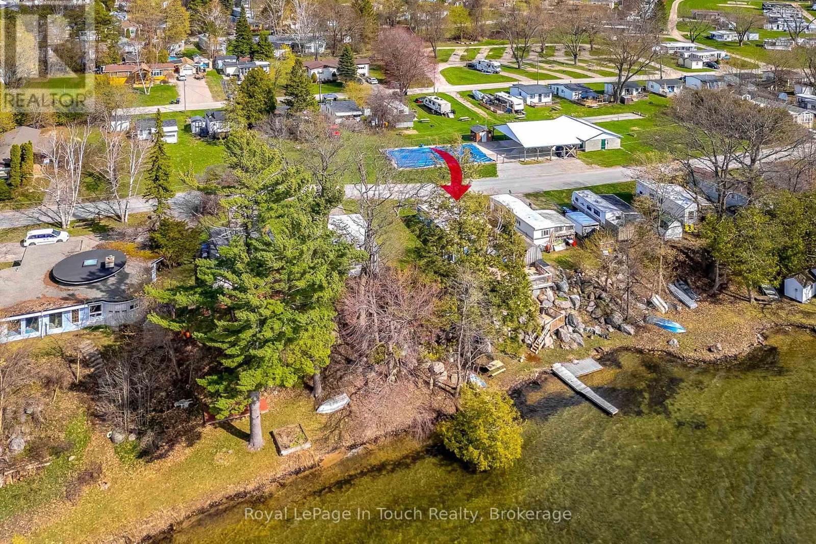 












8 LAKESHORE ROAD

,
Midland,




Ontario
L4R0B9

