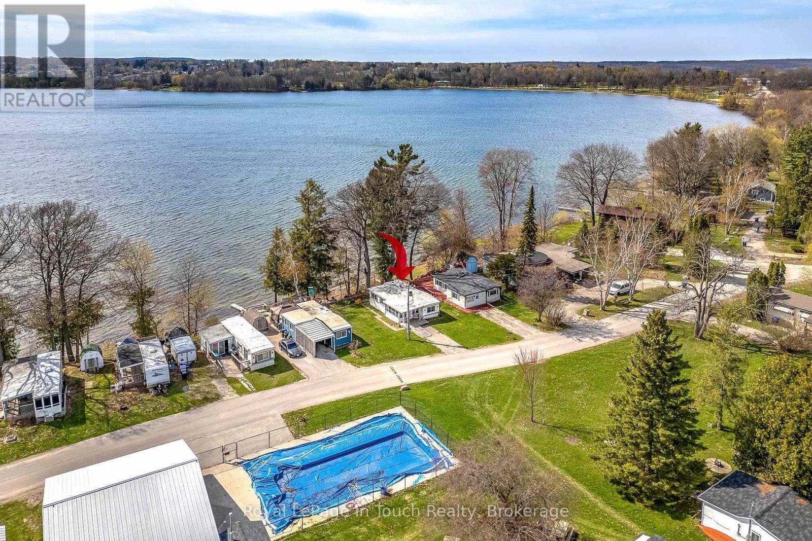 












8 LAKESHORE ROAD

,
Midland,




Ontario
L4R0B9

