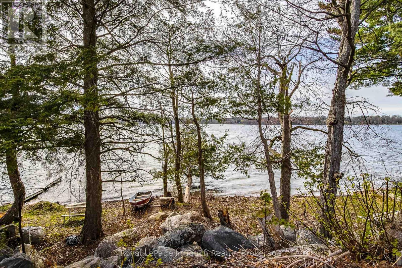












8 LAKESHORE ROAD

,
Midland,




Ontario
L4R0B9

