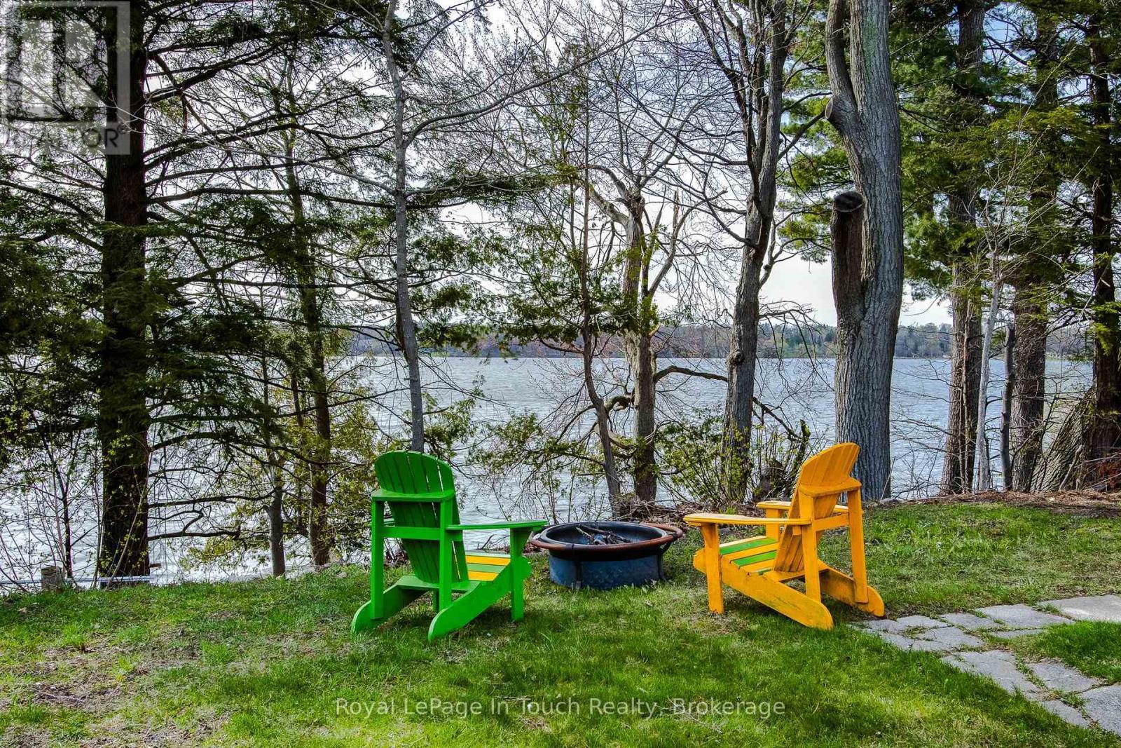 












8 LAKESHORE ROAD

,
Midland,




Ontario
L4R0B9

