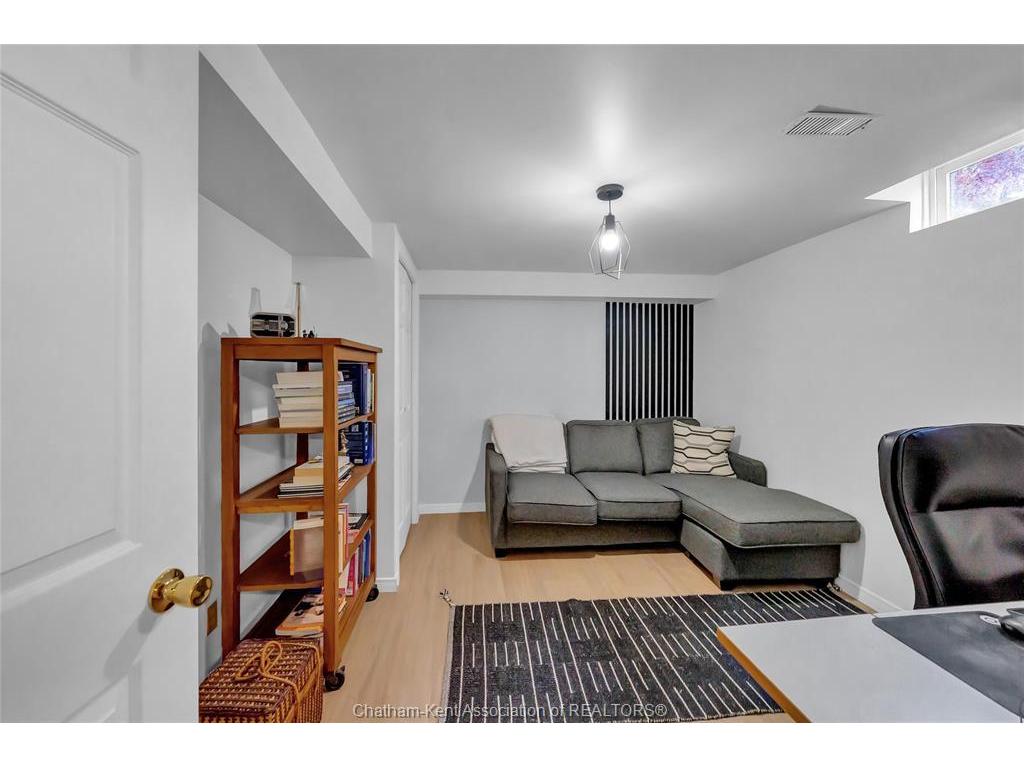 









441


Baldoon

Road,
Chatham,




ON
N7L 5B8

