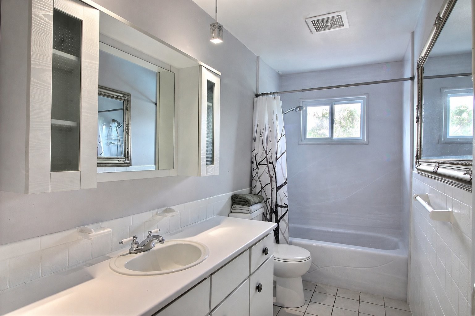 









23


Av. Hamford

,
Lachute,




QC
J8H3N3

