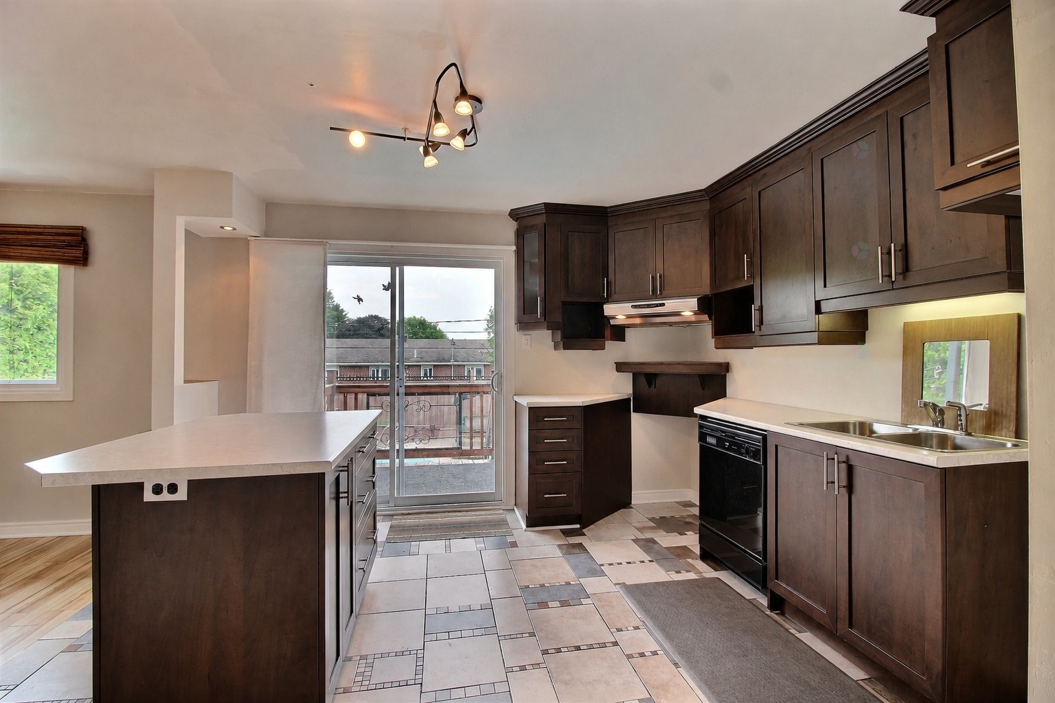 









23


Av. Hamford

,
Lachute,




QC
J8H3N3

