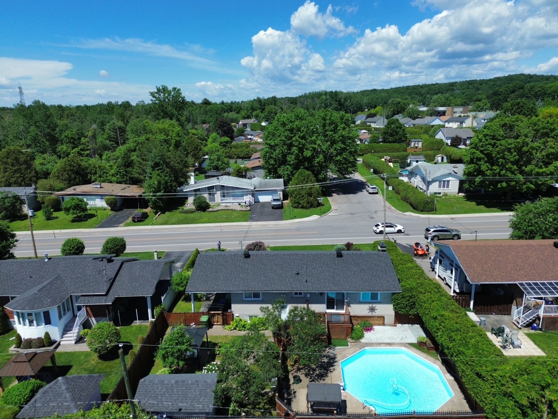 









23


Av. Hamford

,
Lachute,




QC
J8H3N3

