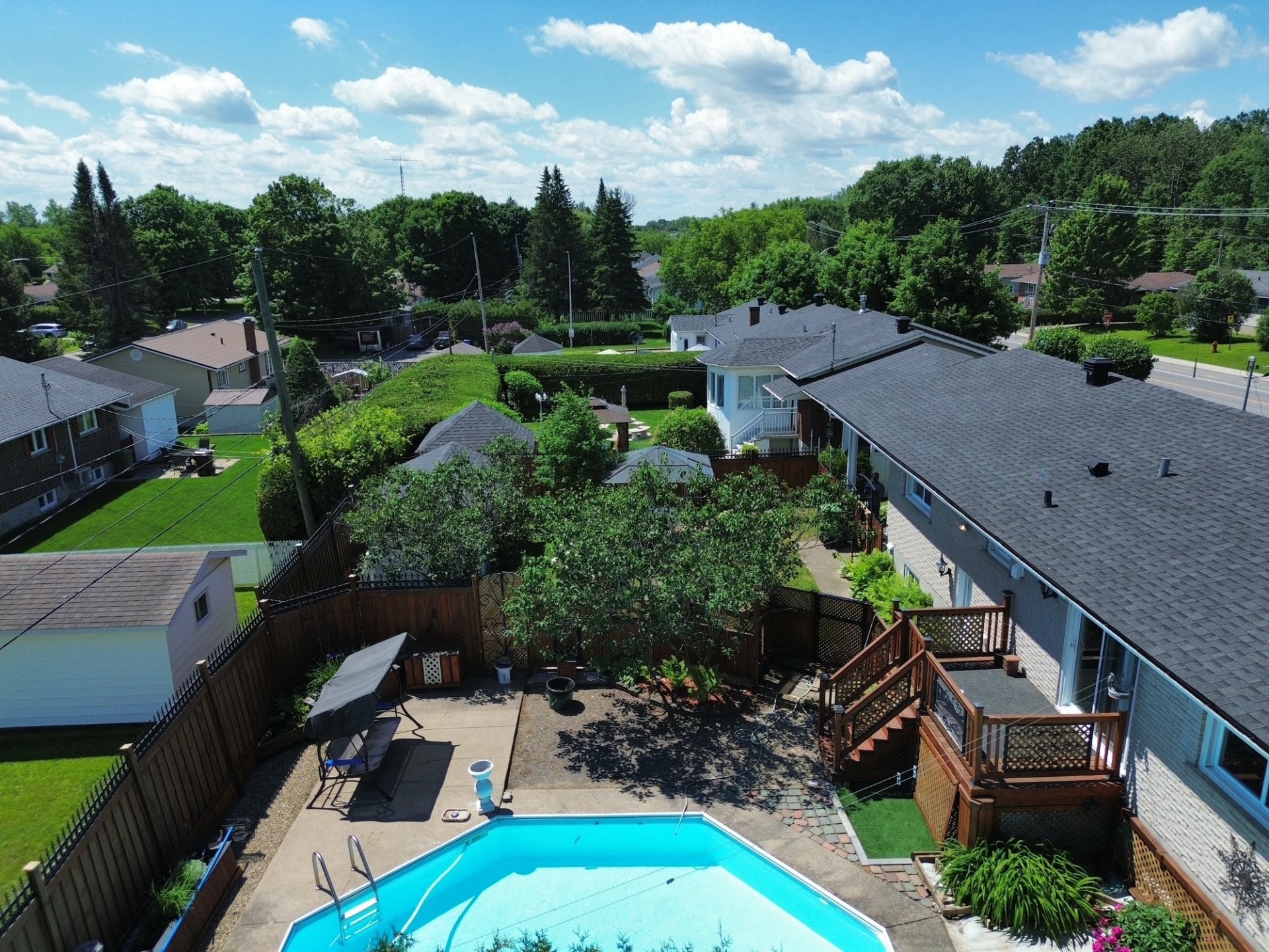









23


Av. Hamford

,
Lachute,




QC
J8H3N3

