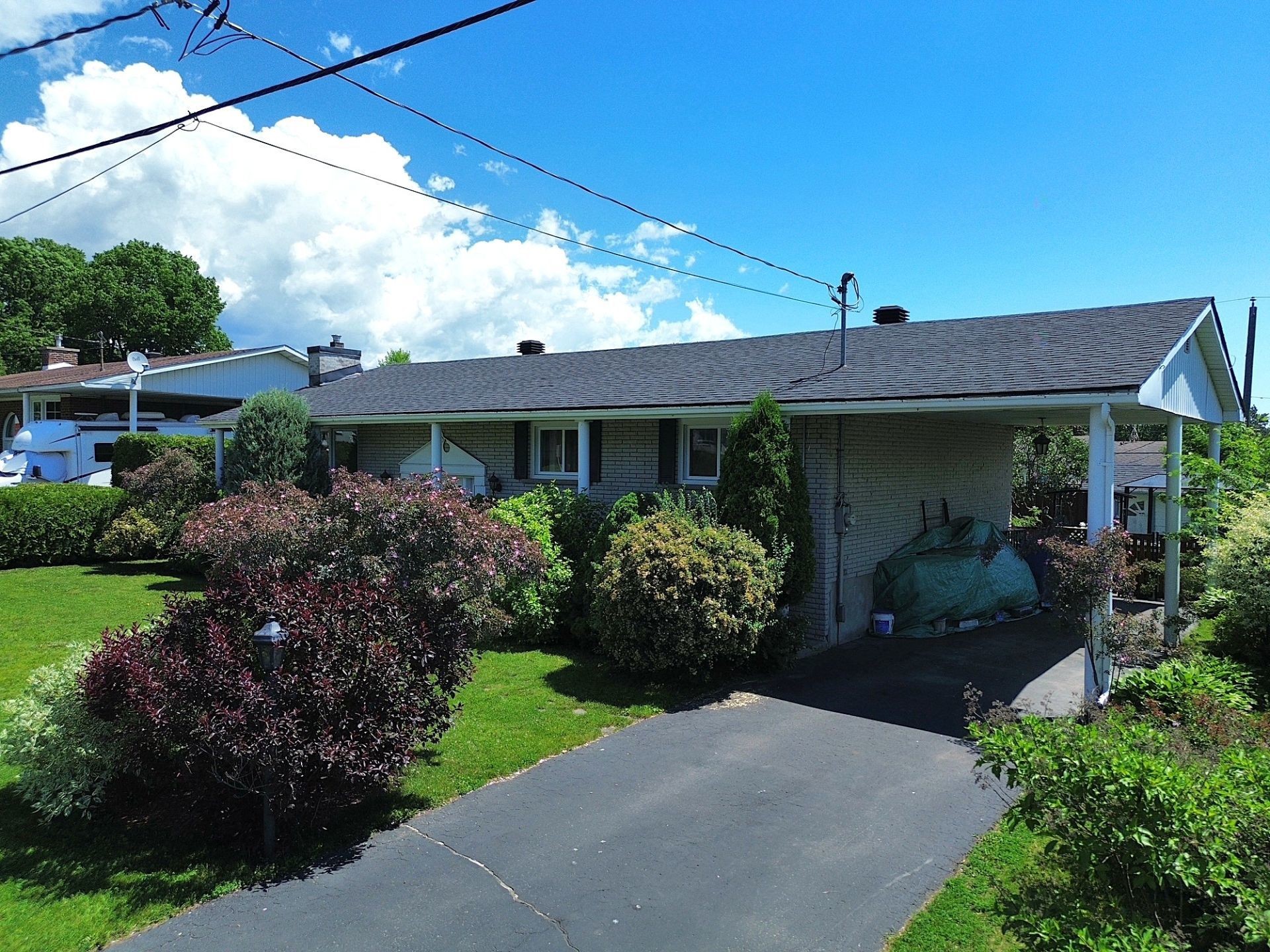 









23


Av. Hamford

,
Lachute,




QC
J8H3N3

