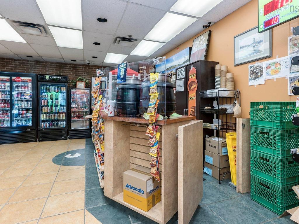 












Smoke Shop 7071 Bayers Road

,
Halifax,




NS
B3L 2C2

