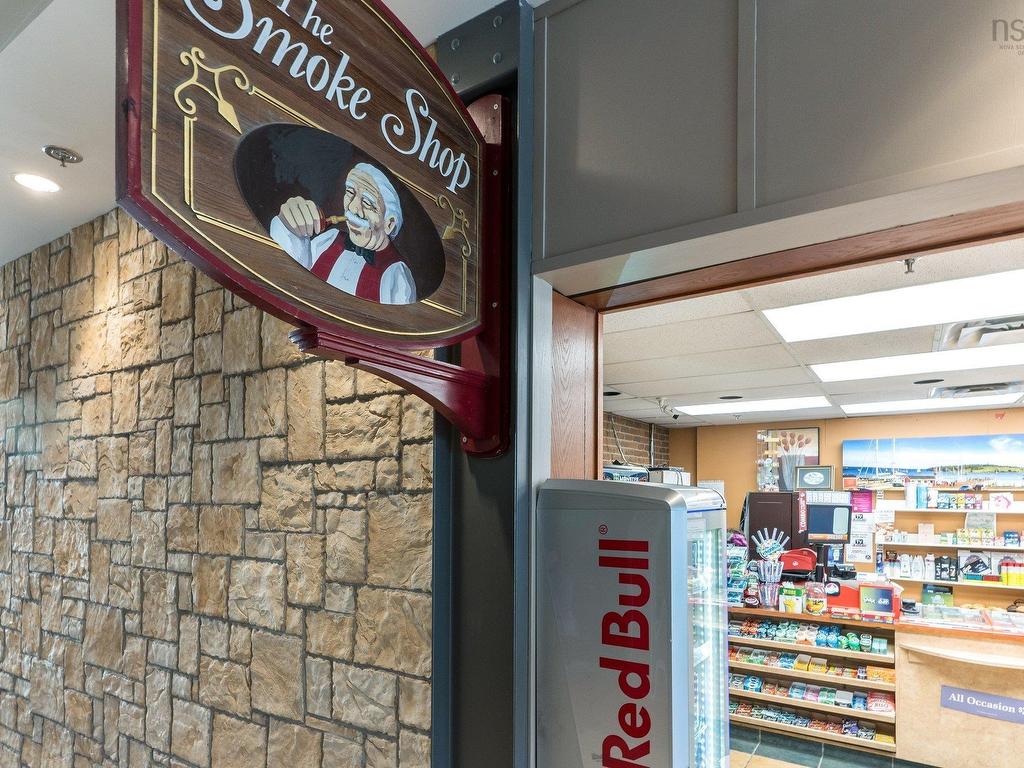 












Smoke Shop 7071 Bayers Road

,
Halifax,




NS
B3L 2C2

