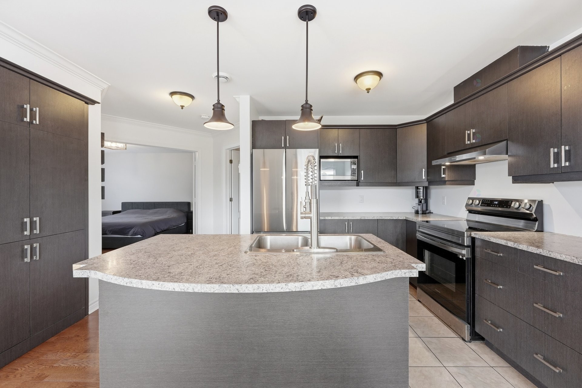 









84


Rue Bruno-Dion

, 105,
Blainville,




QC
J7C0L1

