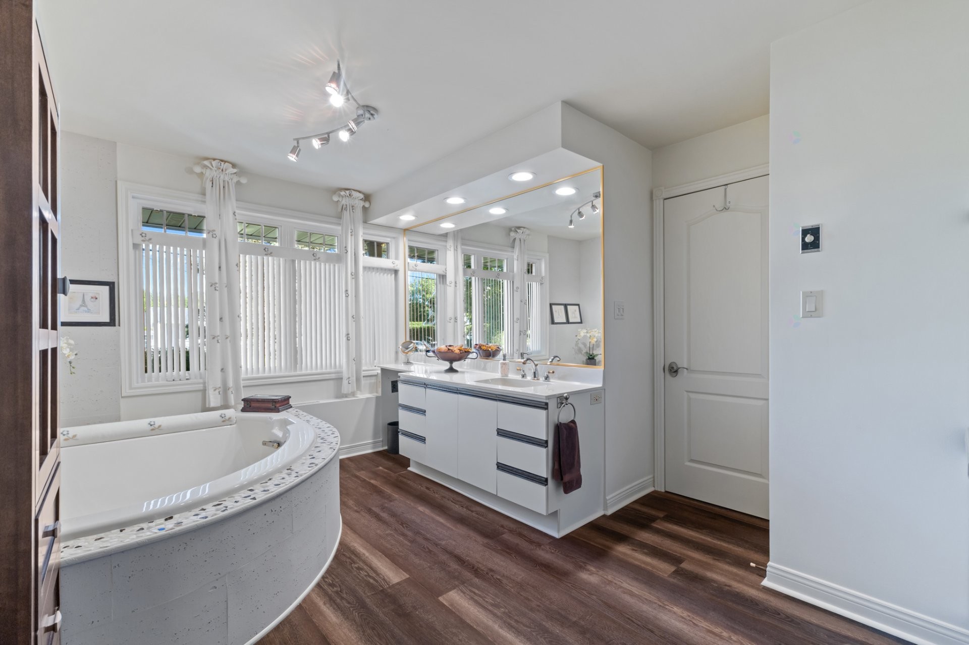 









2845


Rue des Deux-Rivières

,
Carignan,




QC
J3L5A4

