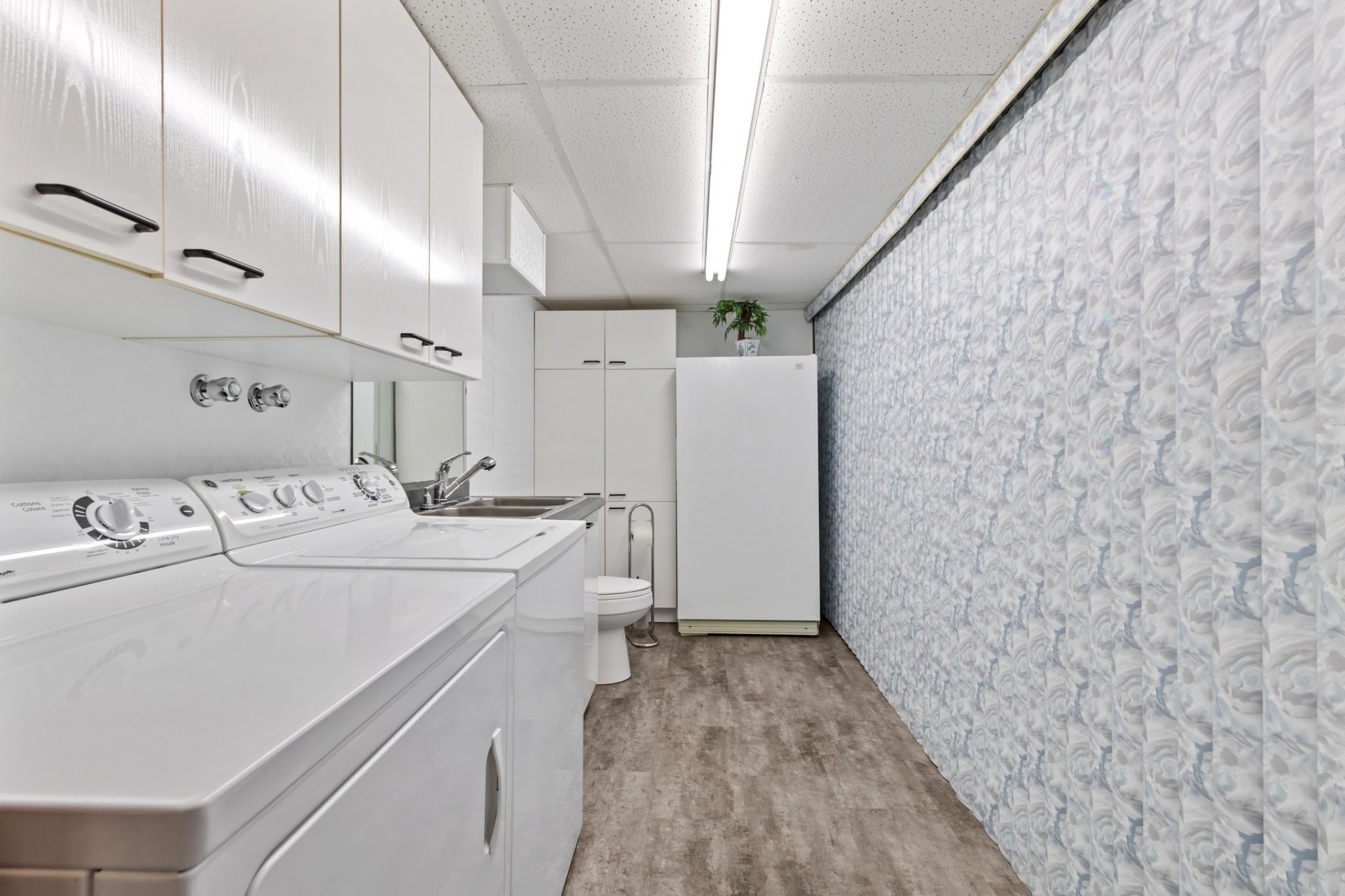 









2845


Rue des Deux-Rivières

,
Carignan,




QC
J3L5A4

