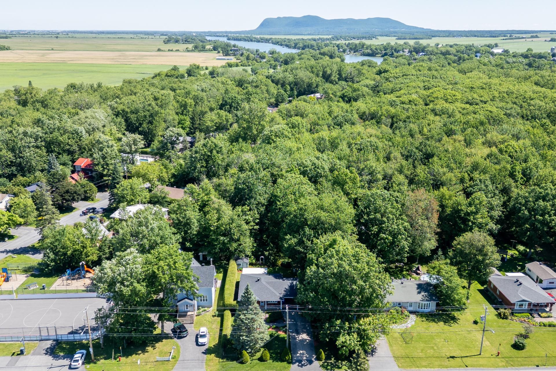 









2845


Rue des Deux-Rivières

,
Carignan,




QC
J3L5A4

