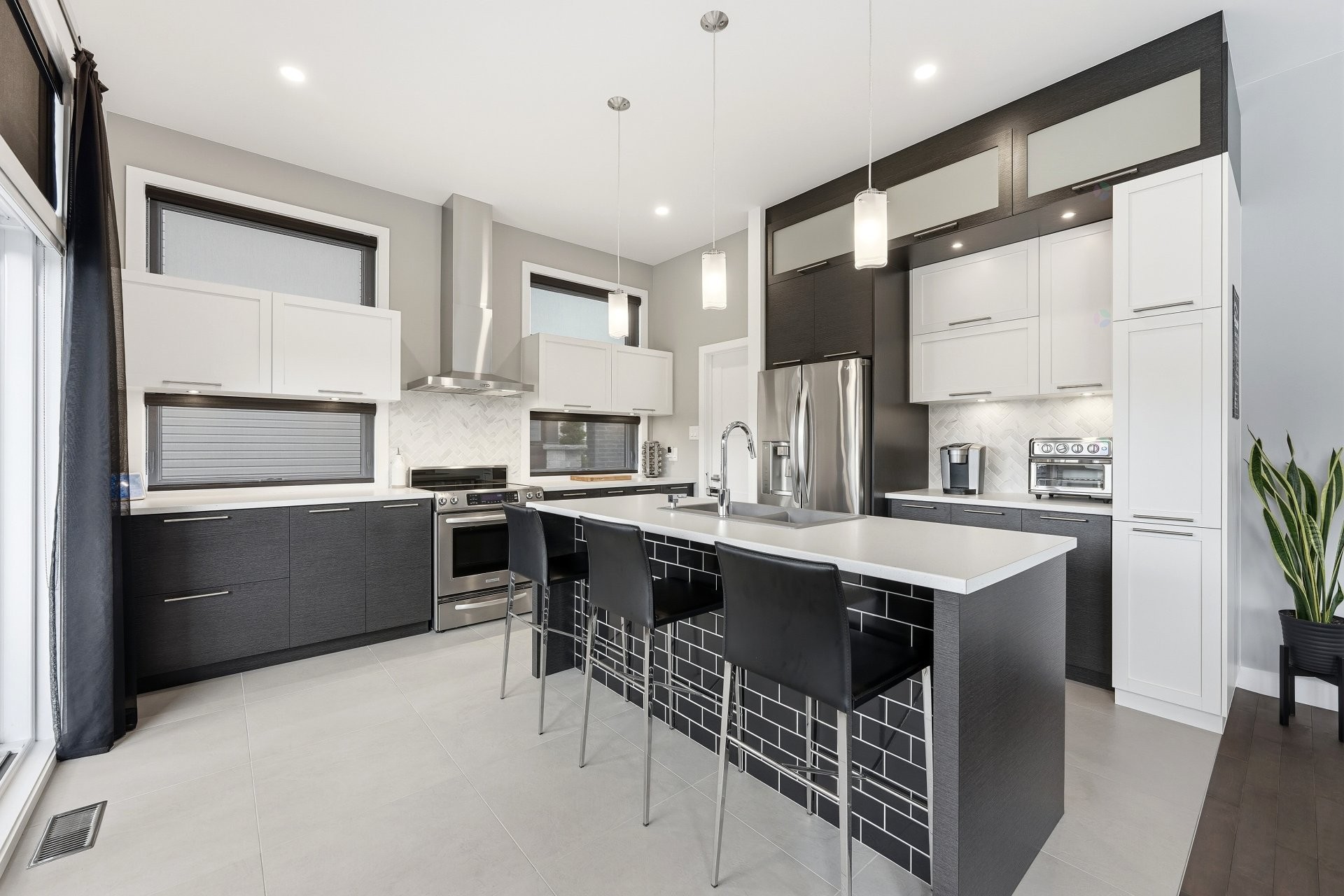 









123


Av. du Littoral

,
Saint-Paul,




QC
J0K3E0

