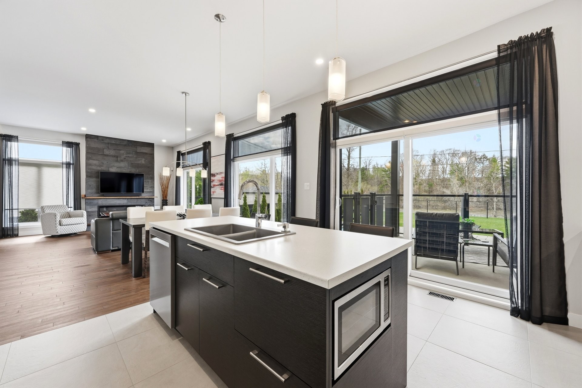 









123


Av. du Littoral

,
Saint-Paul,




QC
J0K3E0

