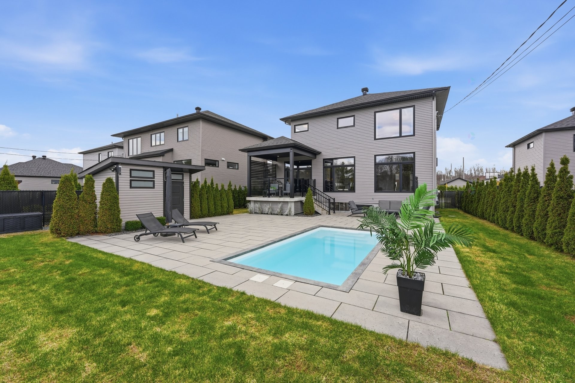 









123


Av. du Littoral

,
Saint-Paul,




QC
J0K3E0

