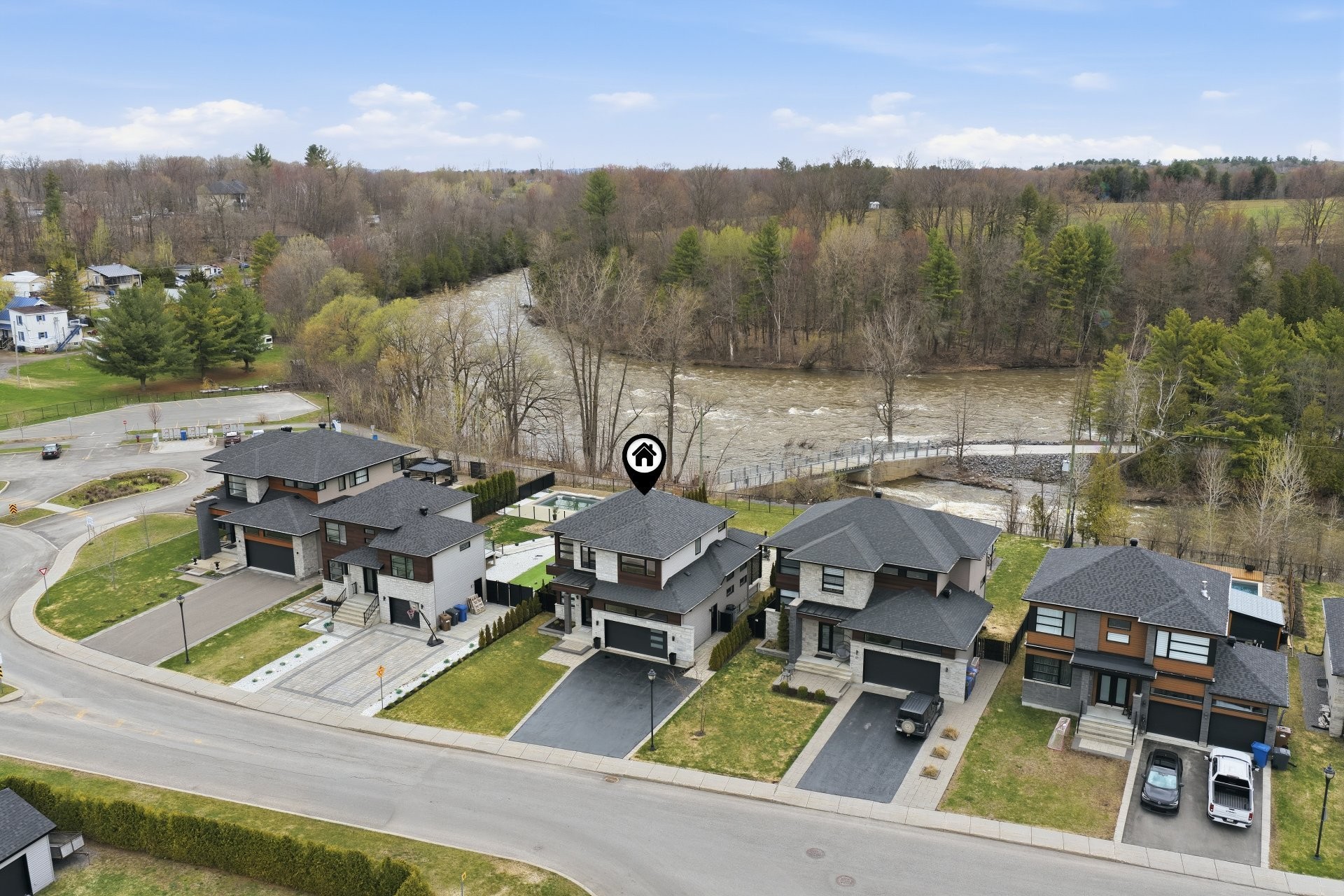 









123


Av. du Littoral

,
Saint-Paul,




QC
J0K3E0

