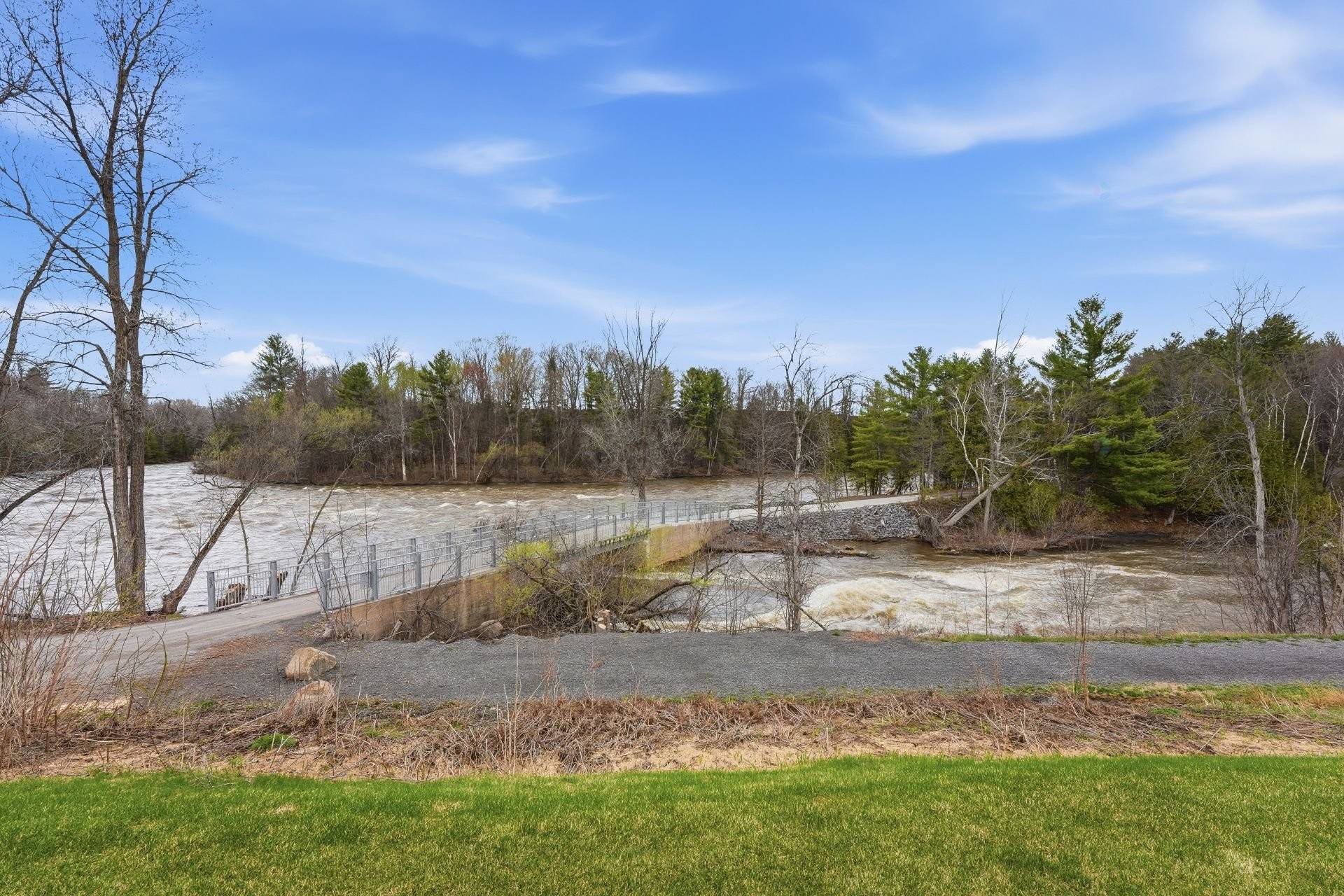 









123


Av. du Littoral

,
Saint-Paul,




QC
J0K3E0

