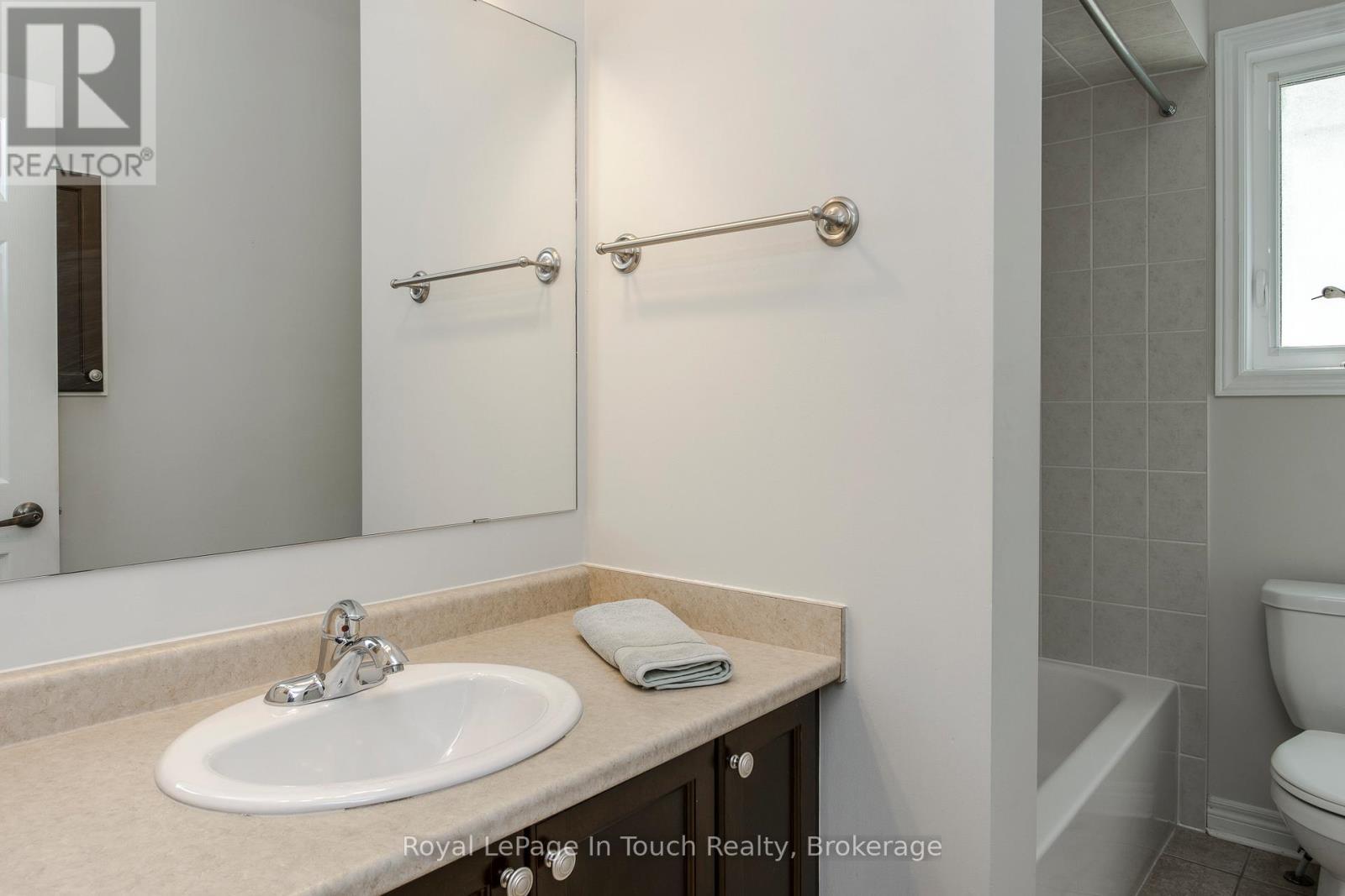 












14 RIVERWALK PLACE

,
Midland,




Ontario
L4R0B4

