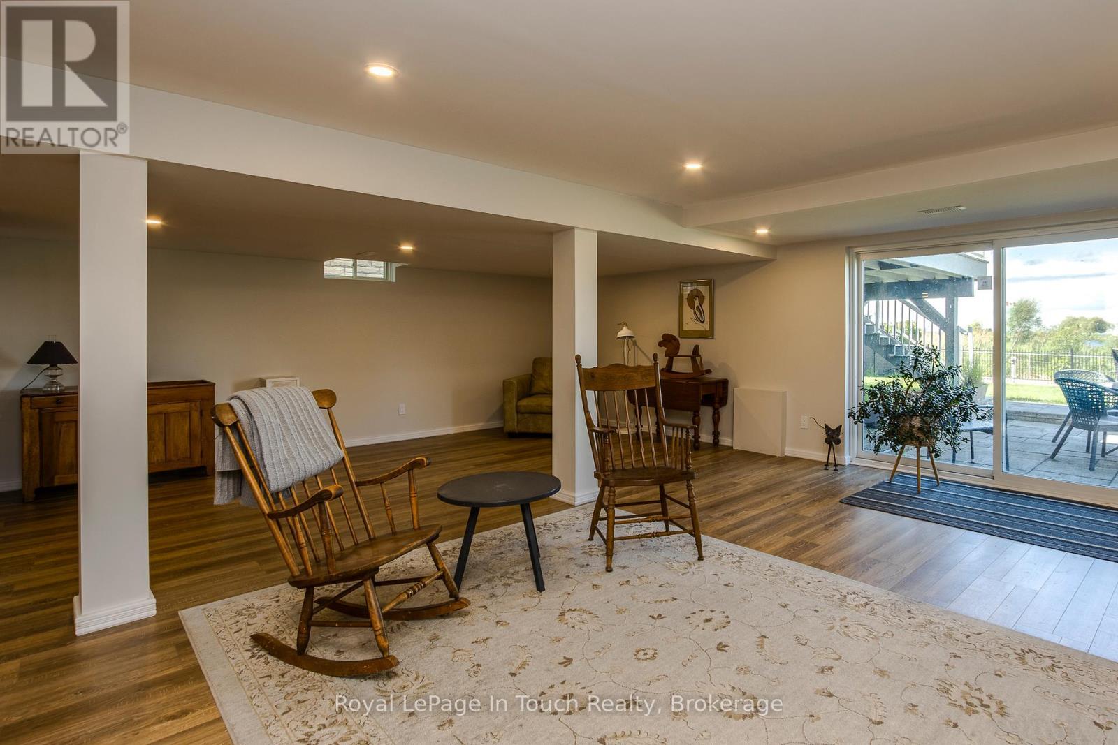 












14 RIVERWALK PLACE

,
Midland,




Ontario
L4R0B4

