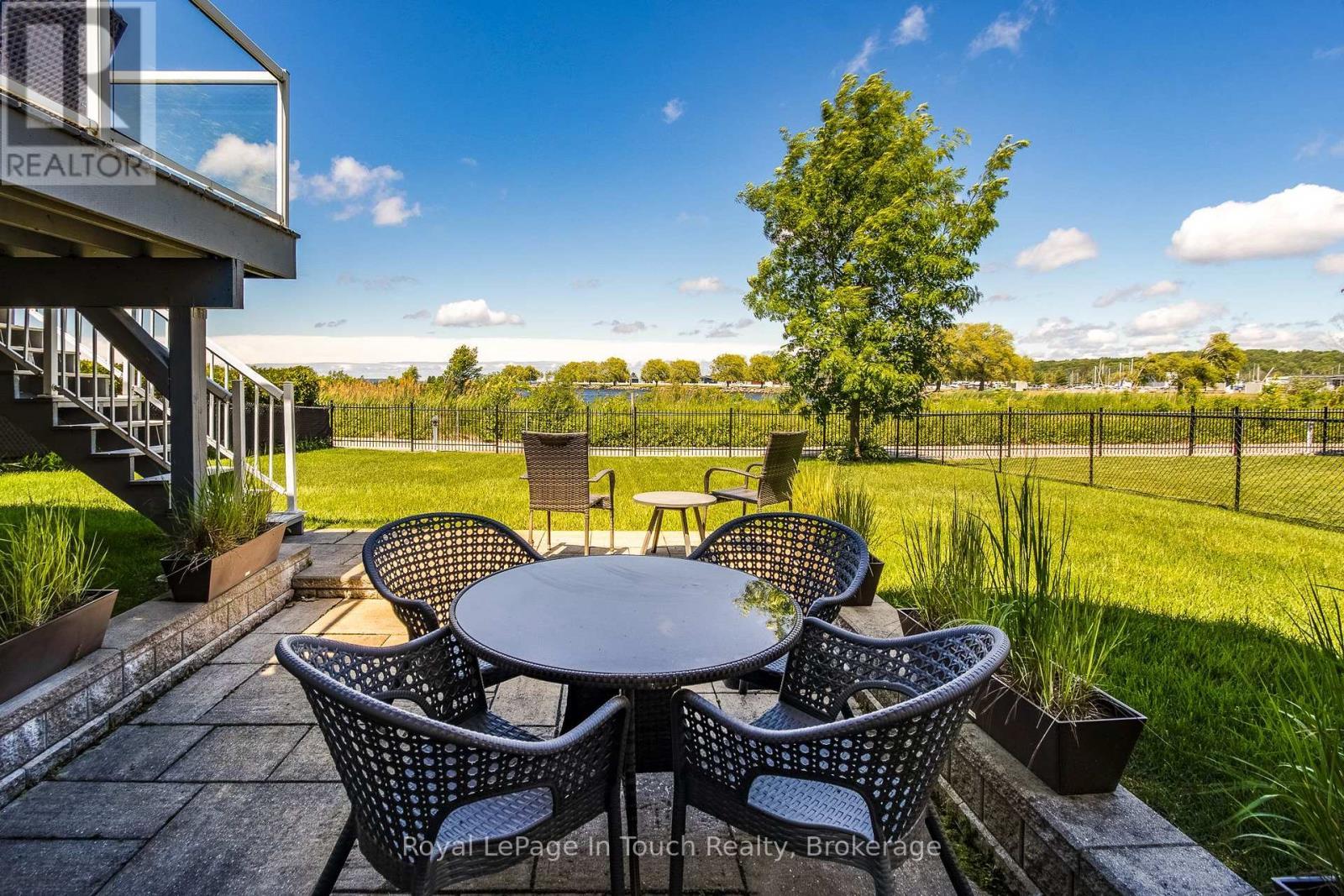 












14 RIVERWALK PLACE

,
Midland,




Ontario
L4R0B4

