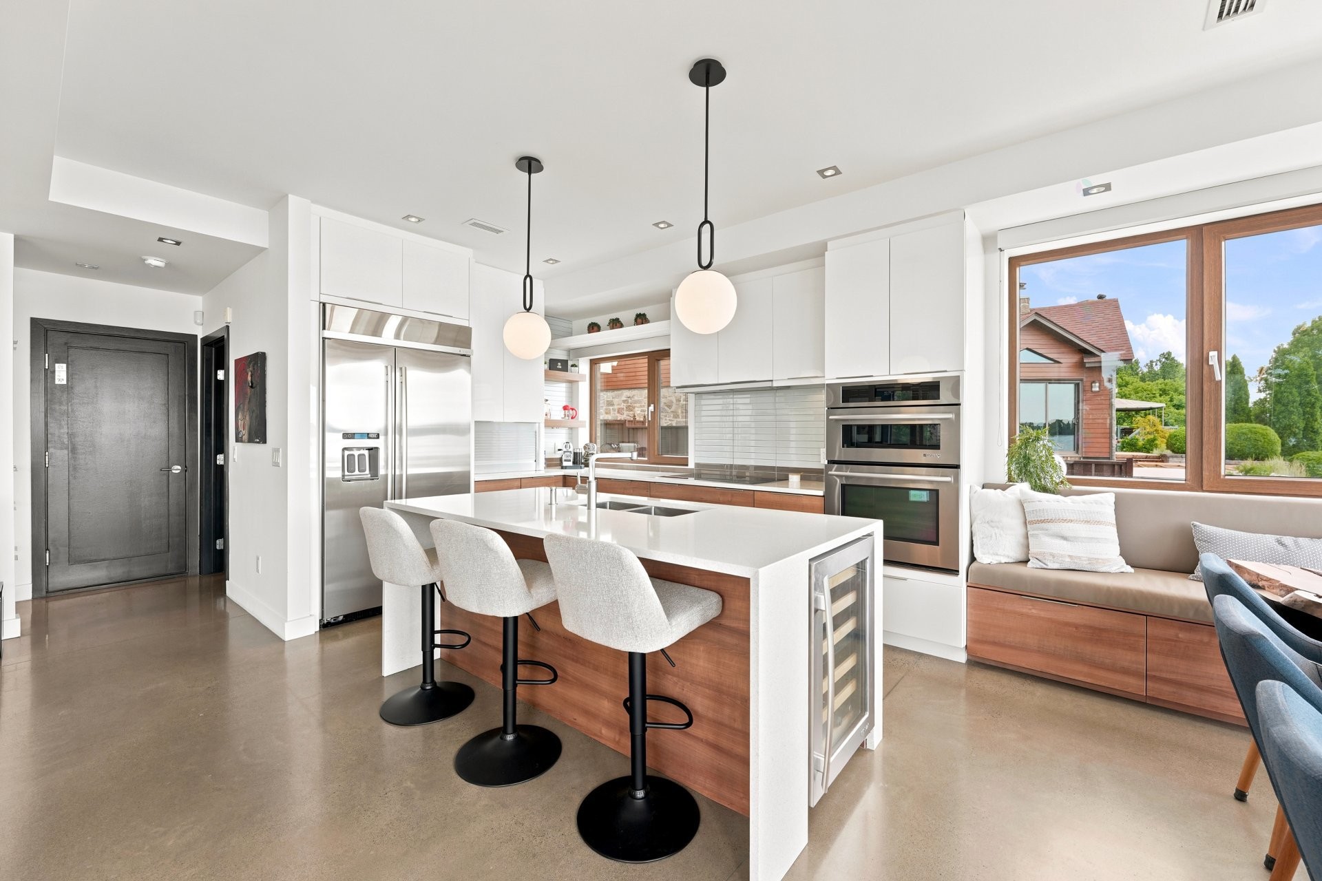 









33


Rue Rochefort

,
Repentigny (Repentigny),




QC
J5Y3C1

