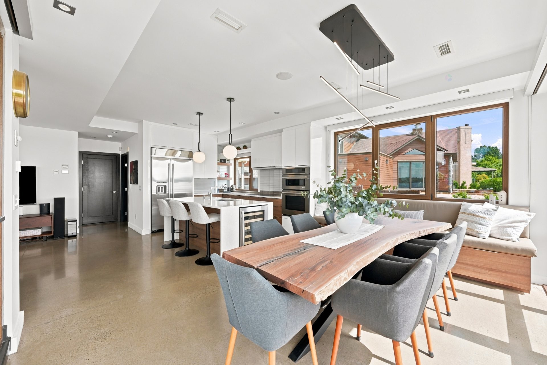 









33


Rue Rochefort

,
Repentigny (Repentigny),




QC
J5Y3C1

