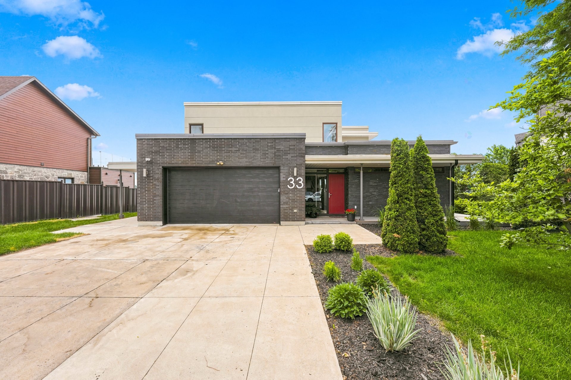 









33


Rue Rochefort

,
Repentigny (Repentigny),




QC
J5Y3C1

