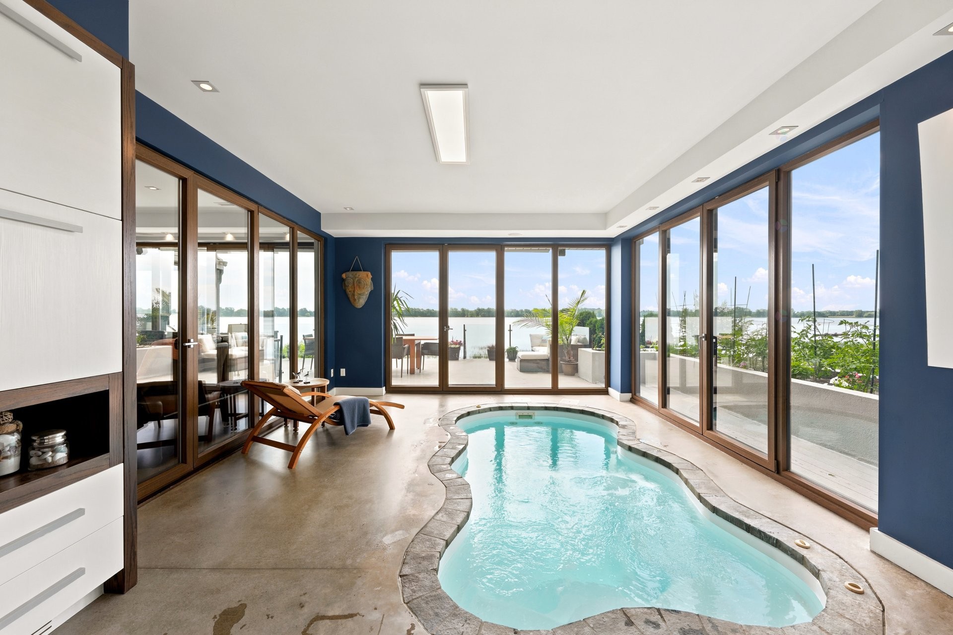 









33


Rue Rochefort

,
Repentigny (Repentigny),




QC
J5Y3C1

