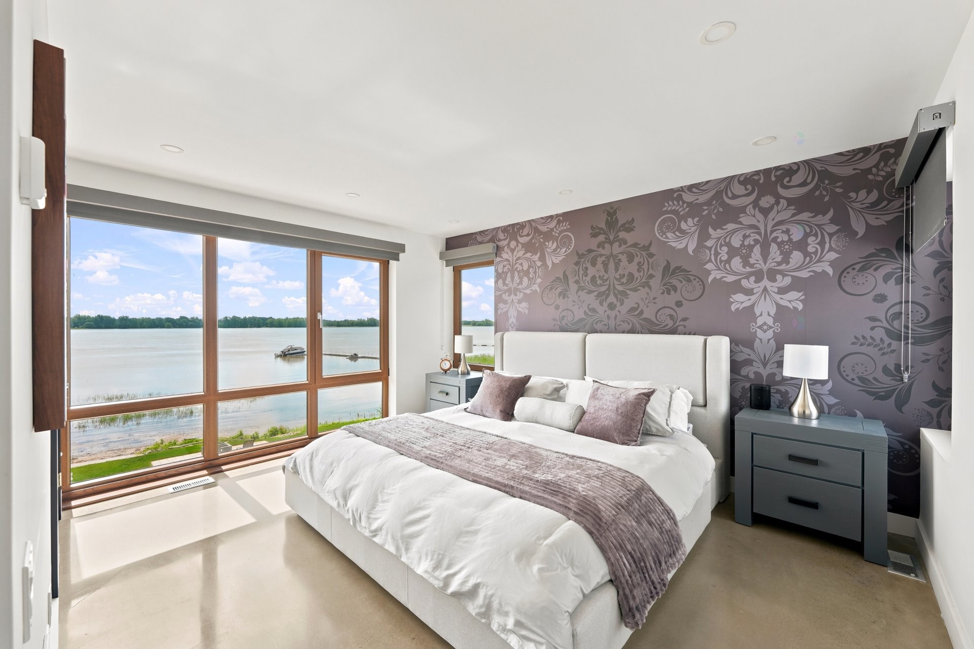 









33


Rue Rochefort

,
Repentigny (Repentigny),




QC
J5Y3C1

