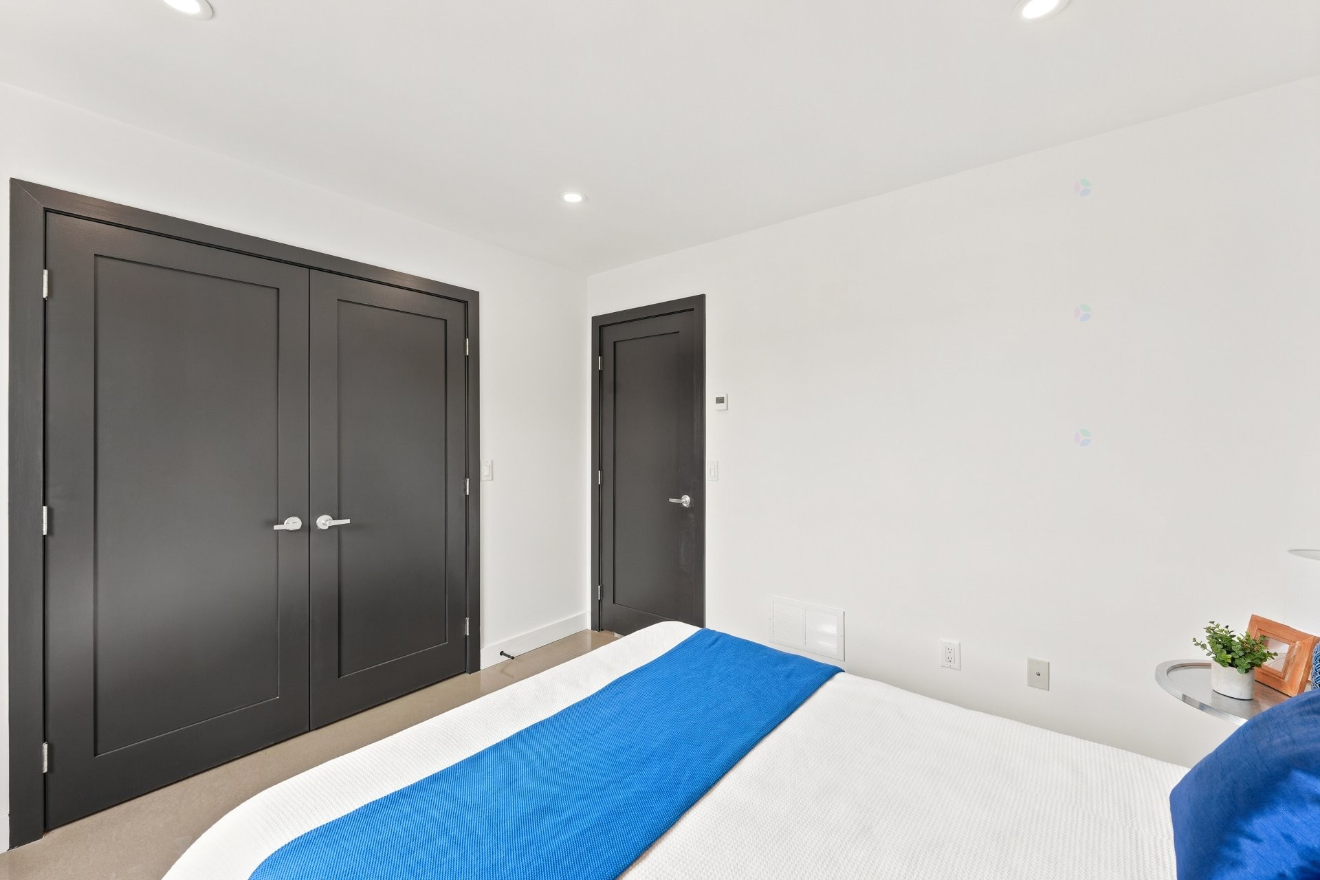 









33


Rue Rochefort

,
Repentigny (Repentigny),




QC
J5Y3C1

