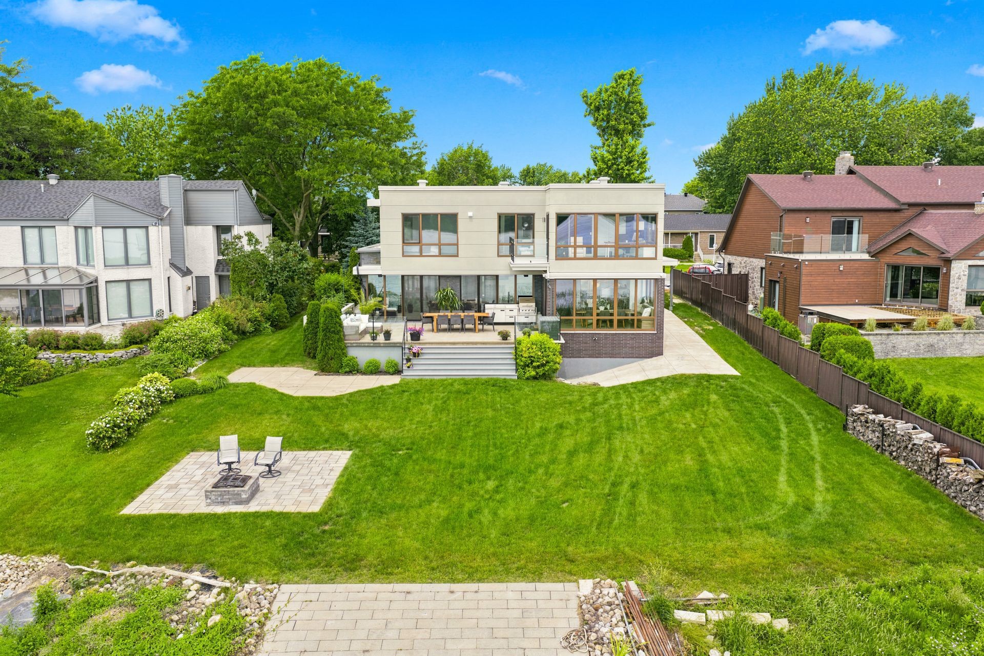 









33


Rue Rochefort

,
Repentigny (Repentigny),




QC
J5Y3C1

