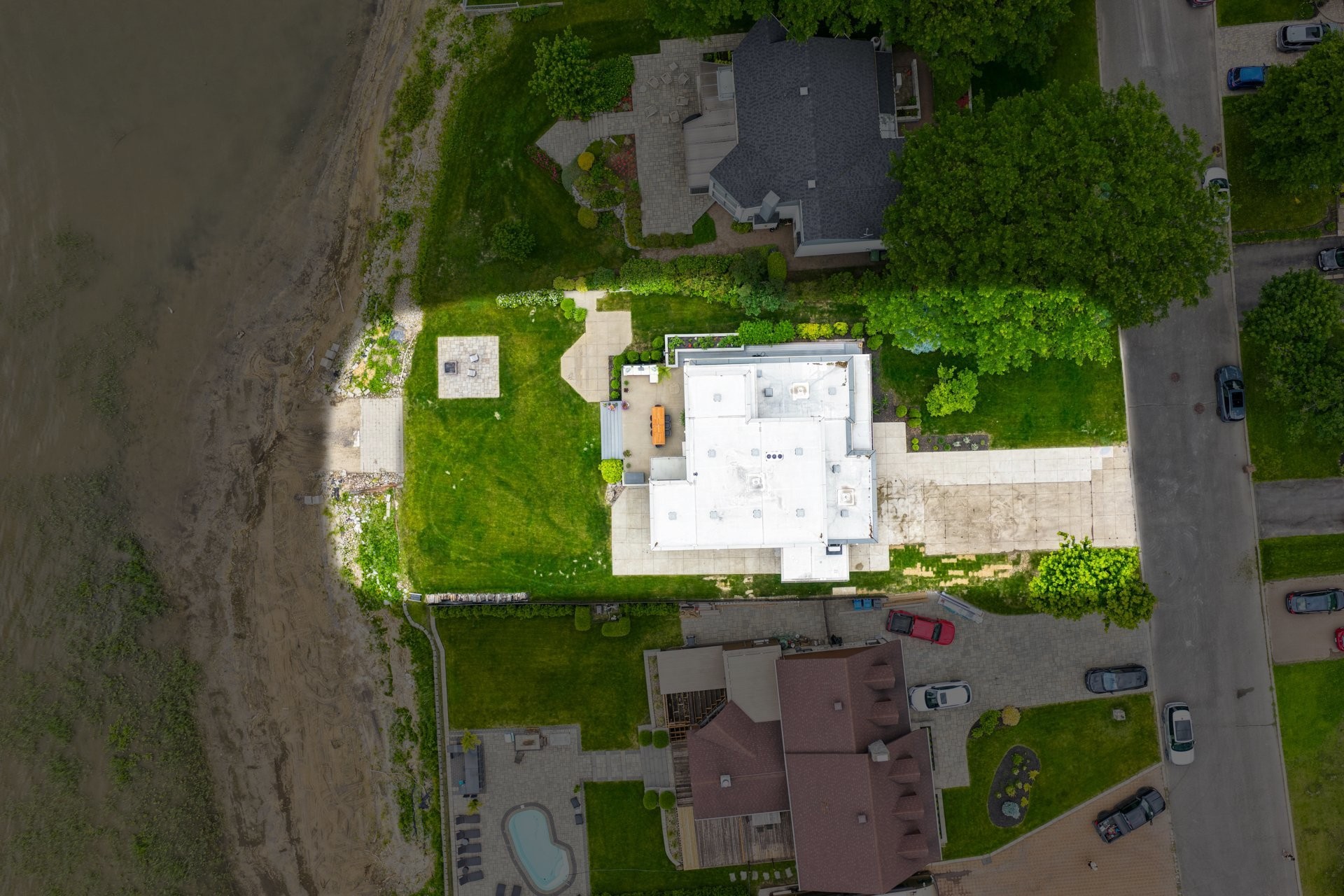 









33


Rue Rochefort

,
Repentigny (Repentigny),




QC
J5Y3C1

