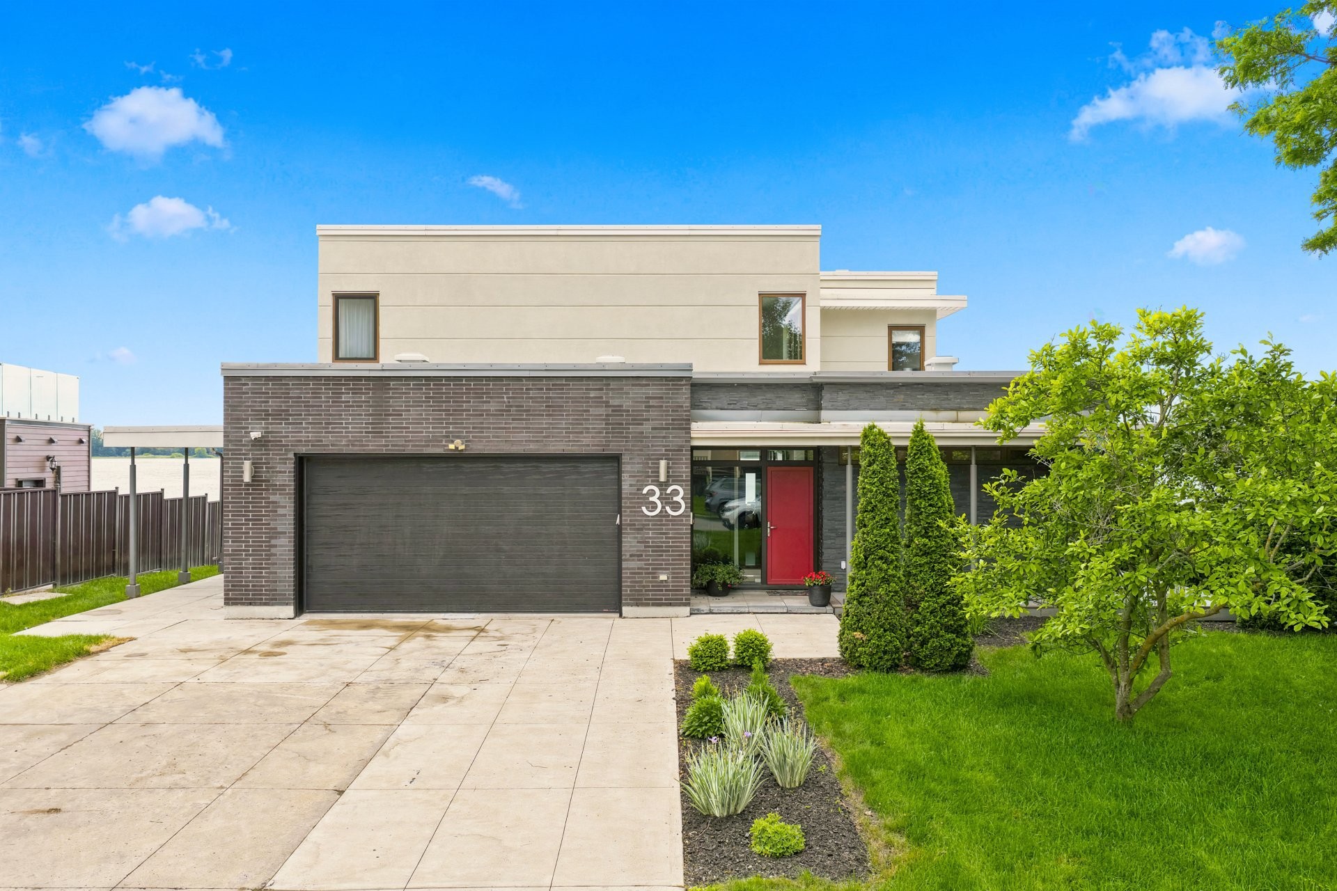 









33


Rue Rochefort

,
Repentigny (Repentigny),




QC
J5Y3C1

