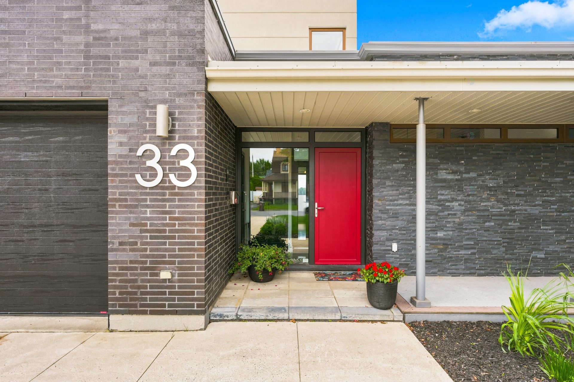 









33


Rue Rochefort

,
Repentigny (Repentigny),




QC
J5Y3C1

