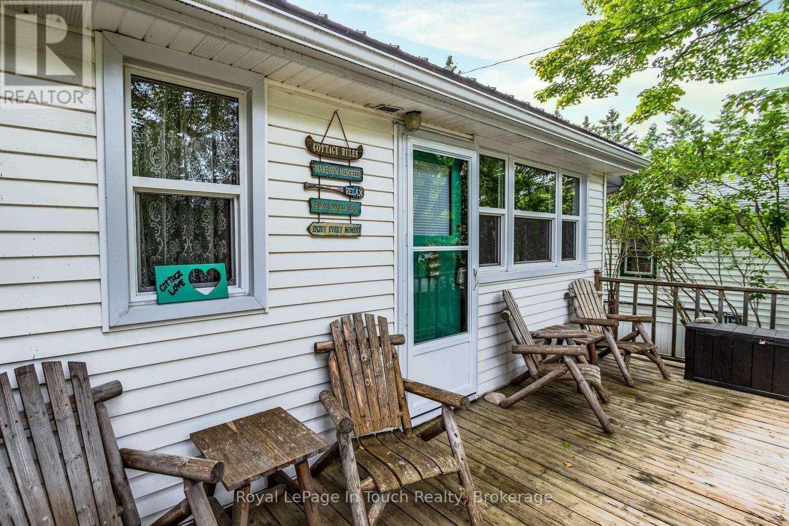 












9 EARLDOM BOULEVARD

,
Tay (Port McNicoll),




Ontario
L0K1R0

