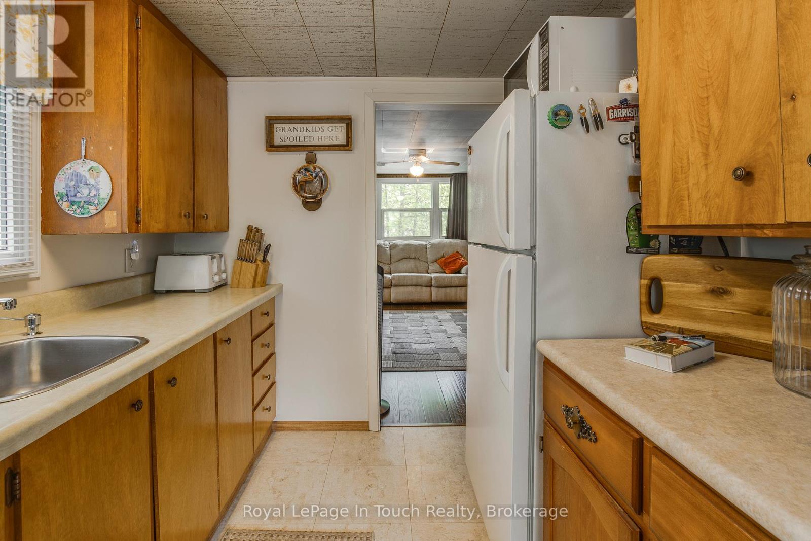 












9 EARLDOM BOULEVARD

,
Tay (Port McNicoll),




Ontario
L0K1R0

