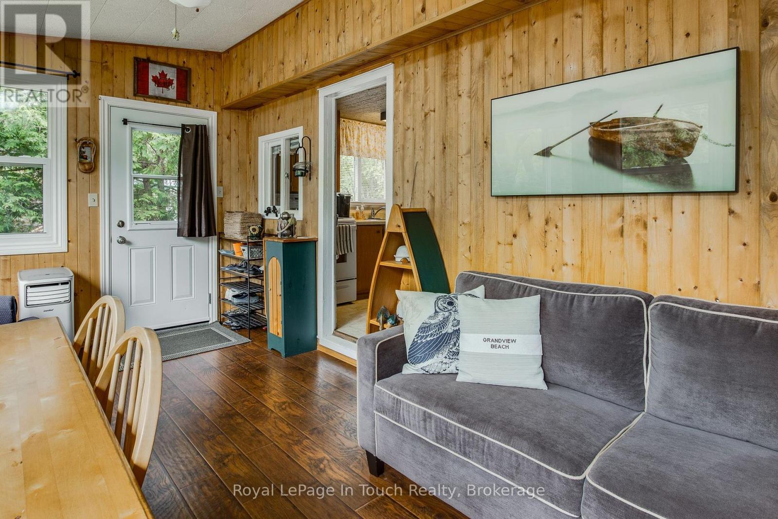 












9 EARLDOM BOULEVARD

,
Tay (Port McNicoll),




Ontario
L0K1R0

