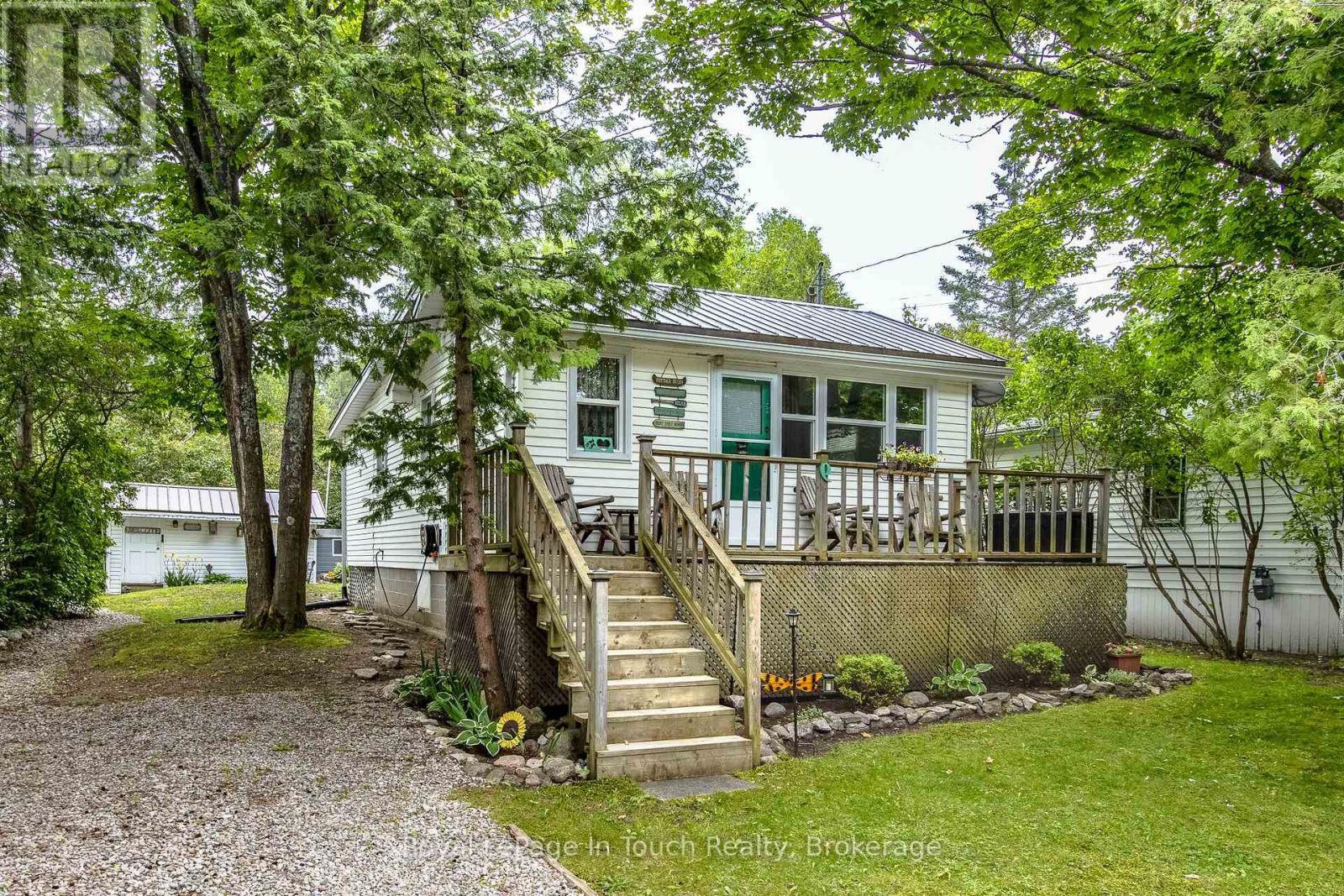 












9 EARLDOM BOULEVARD

,
Tay (Port McNicoll),




Ontario
L0K1R0

