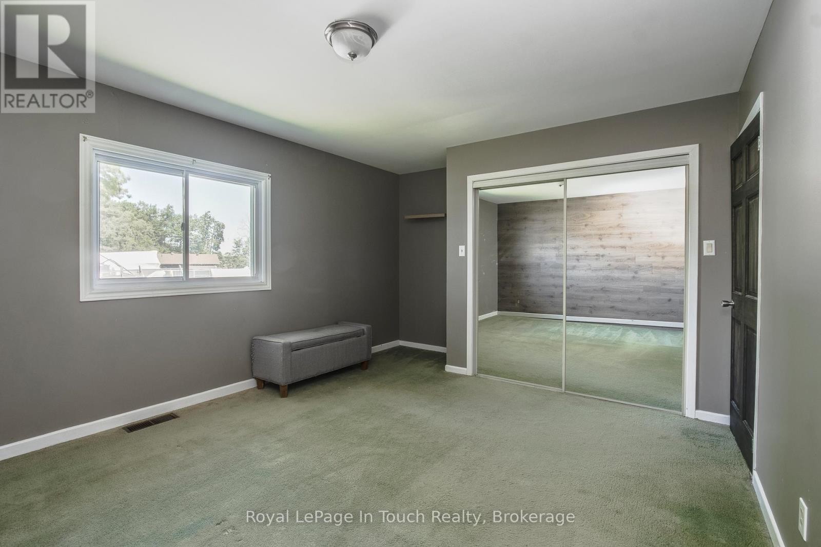 












740 BALM BEACH ROAD E

,
Midland,




Ontario
L4R4K4


